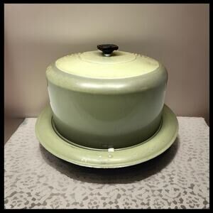 Vintage Avocado Green Cake Carrier with Lid, Metal Cake Saver, Retro Kitchen